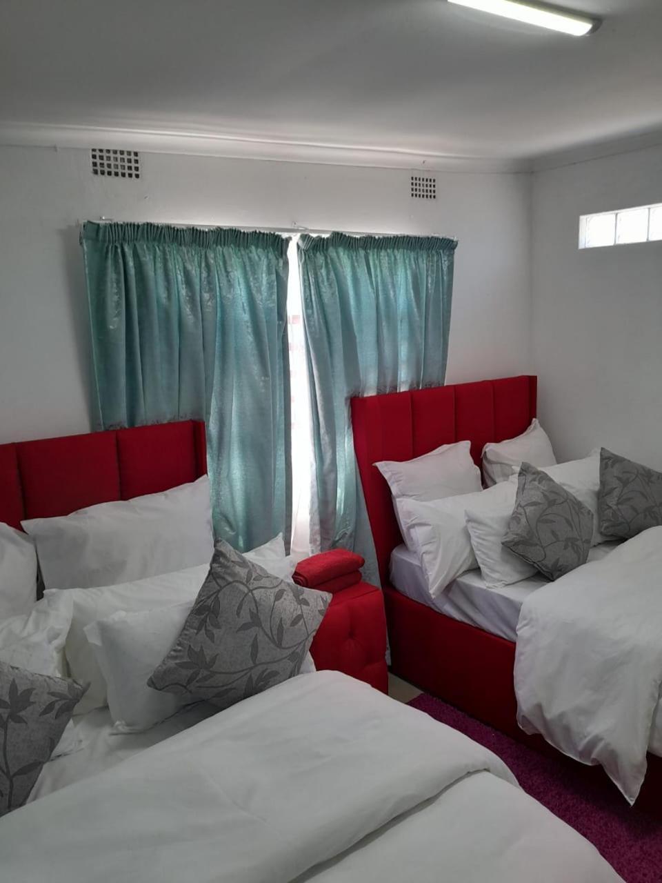 Brooklyn Queens And Kings Guesthouse كيب تاون المظهر الخارجي الصورة